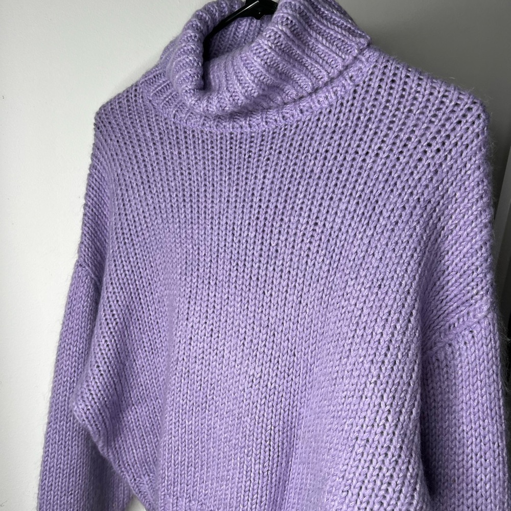 Size S H&M turtleneck sweater